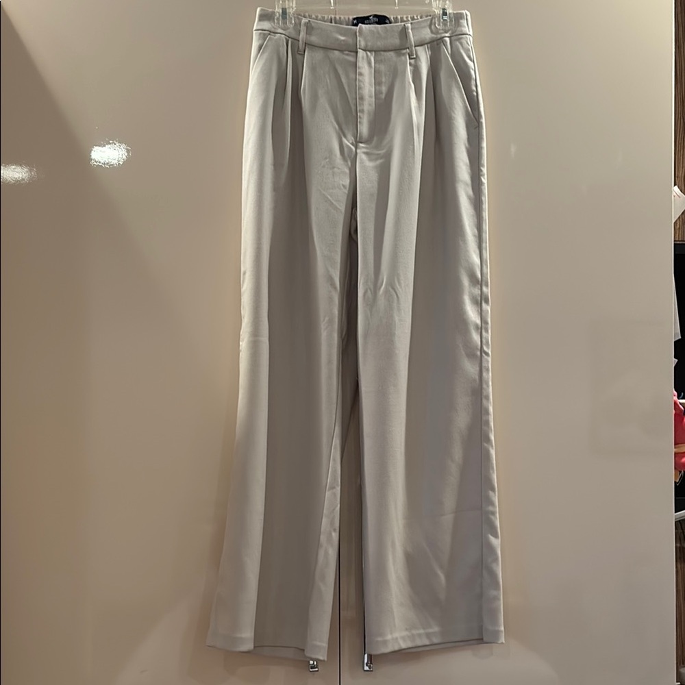 Hollister White Trousers Relaxed Fit